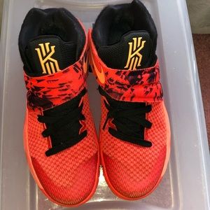 Kyrie 2 size 8